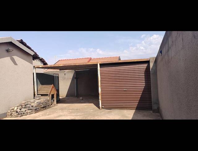 3 BEDROOM HOUSE FOR SALE IN VOSLOORUS